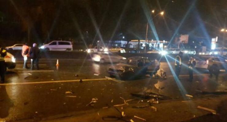 В Киеве столкнулись пять машин: один человек погиб