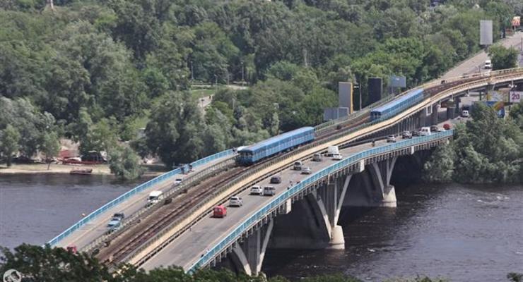 В Киеве на Мосту Метро из-за ремонта на 3 дня ограничат движение