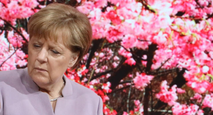 Меркель ответила Эрдогану на обвинение в "нацистских методах"