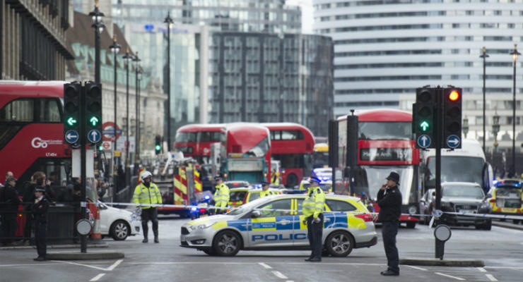 В результате теракта в Лондоне погибла женщина, много раненых