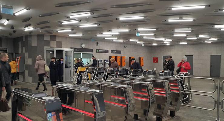 В Киеве после ремонта открыли вестибюль станции Левобережная