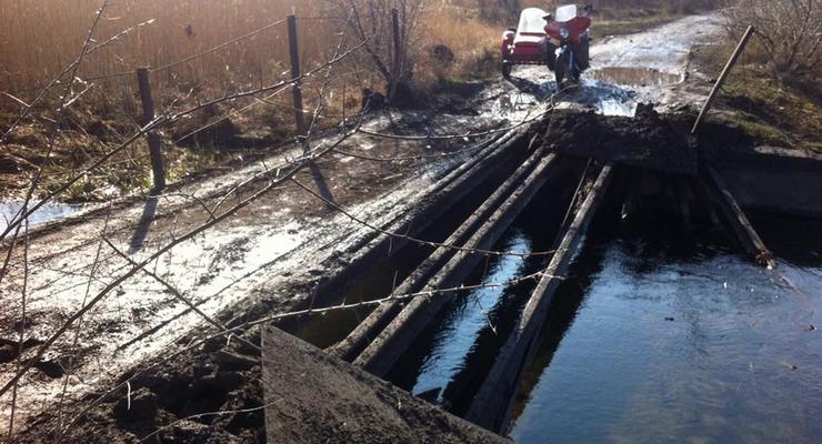 В Луганской области взорвали автомобильный мост
