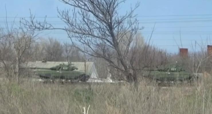 Reuters снял десятки танков в РФ возле украинской границы