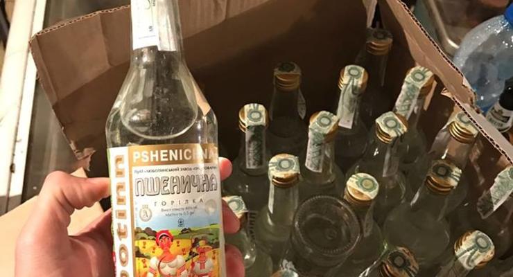 Полиция пресекла производство фальсифицированного алкоголя с оборотом полмиллиона гривен в сутки