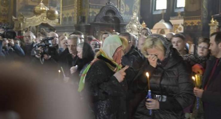Во Владимирском соборе в Киеве прощаются с Денисом Вороненковым