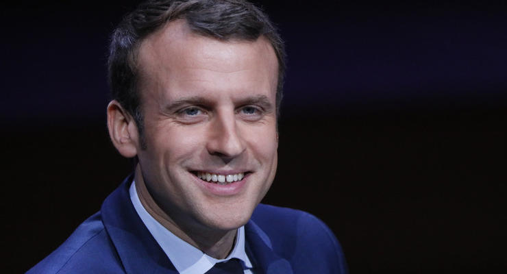 Макрон победит Ле Пен в первом туре выборов во Франции - опрос