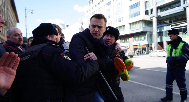 Протесты в Москве: Навального задержали и увезли