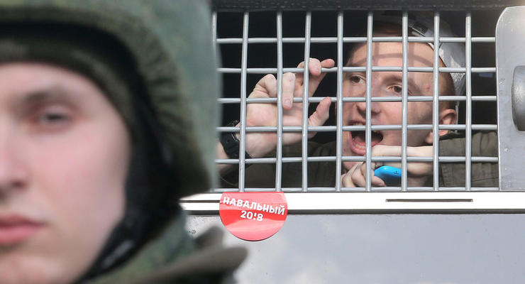 В Москве на акции против коррупции задержали 933 человек