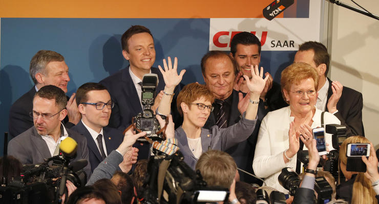 Партия Меркель победила на выборах в земельный парламент Сааре