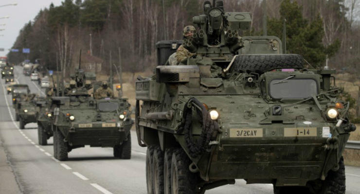НАТО перебросило бронетехнику и танки в Эстонию