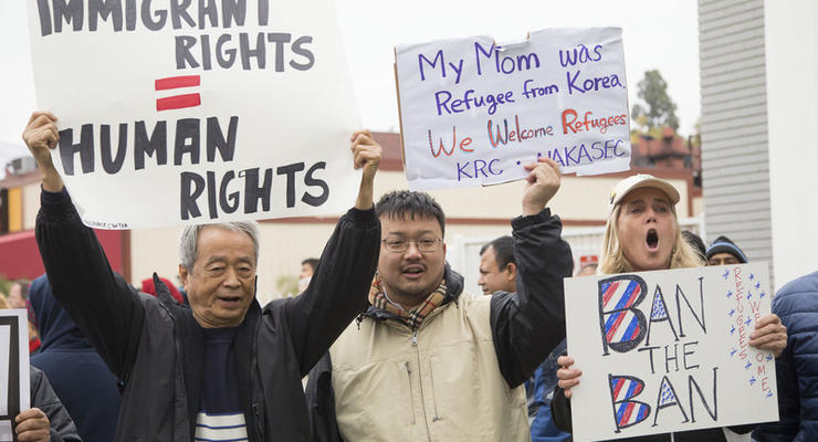 В США прокатилась волна протестов против депортации иммигрантов