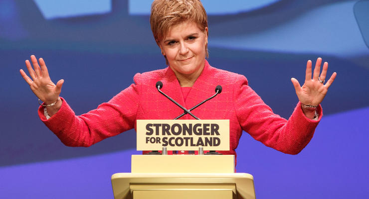 Шотландия требует от Лондона разрешить референдум о независимости