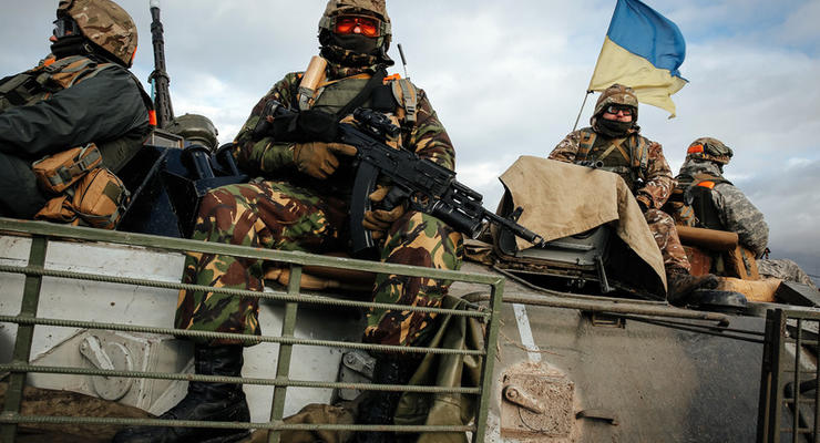Четверо украинских военных ранены в первый день перемирия