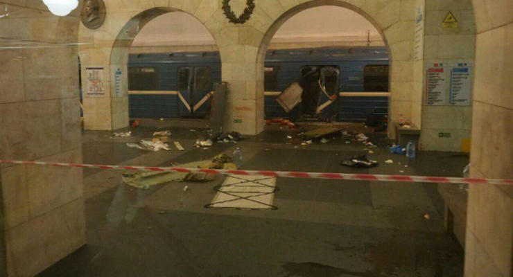 Обе бомбы в метро Петербурга принес предполагаемый смертник - СК