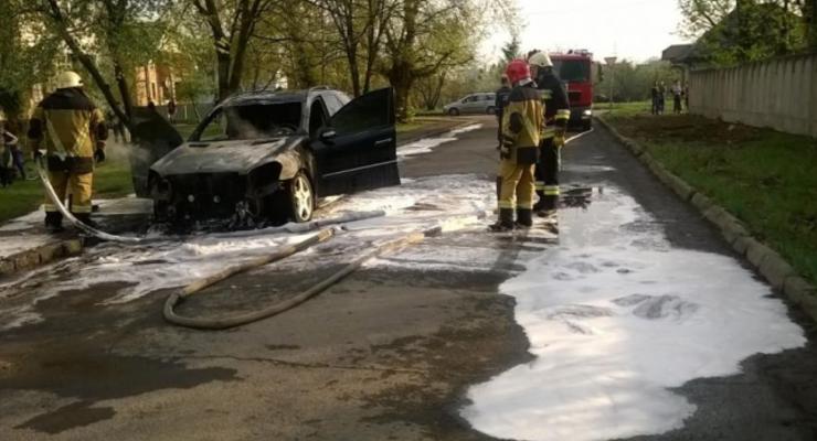 В Ужгороде подожгли авто полковника полиции - СМИ