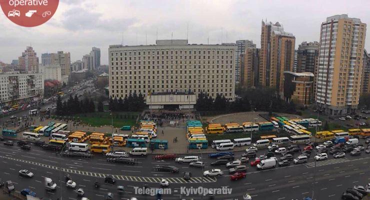 В центре Киева вышли на протест водители маршруток