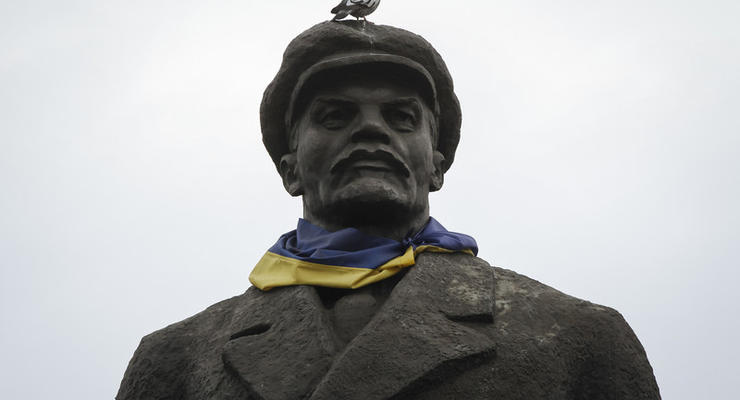 МИД РФ просит оставить в Украине хоть одного Ленина