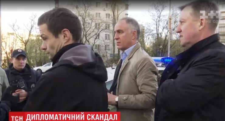 В Киеве задержали пьяного сотрудника российского консульства - СМИ