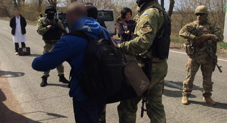 Боевики ДНР передали Украине 14 заключенных