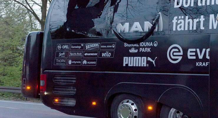 Рядом с автобусом ФК Боруссия прогремел взрыв, есть раненые