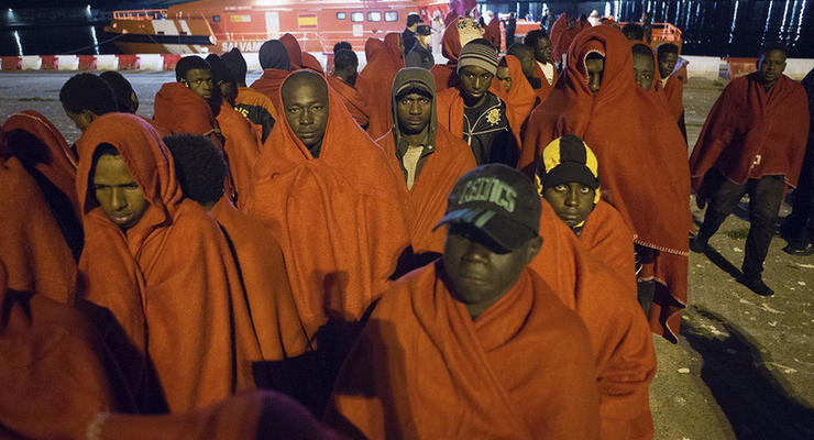 В Ливии сотни мигрантов продавали на рынках как рабов