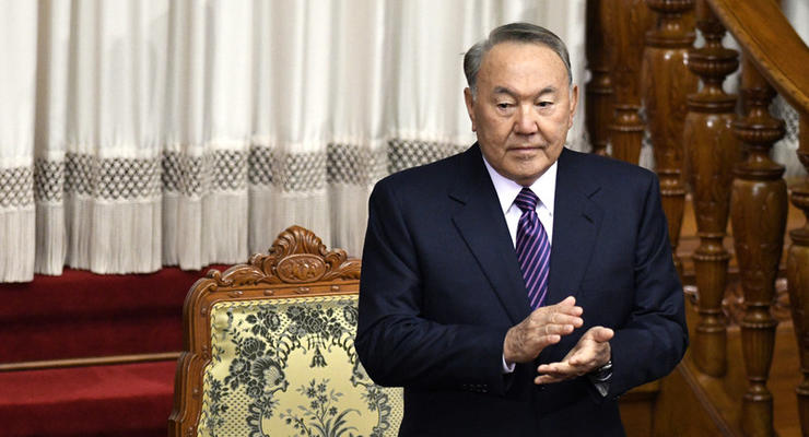 Назарбаев поручил перевести казахский алфавит на латиницу