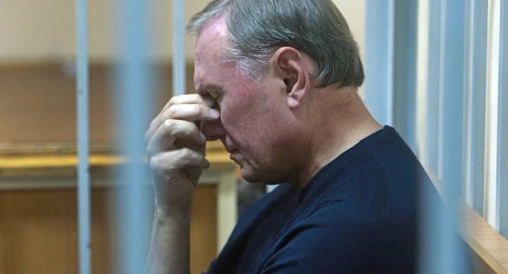 Суд оставил Ефремова под арестом до 12 июня