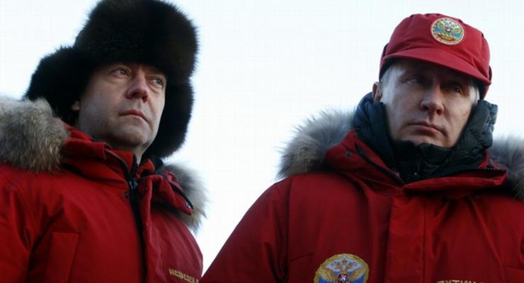 Кошелек прохудился: доходы Путина и Медведева упали - декларации