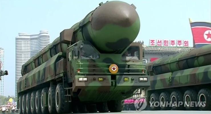 КНДР показала на параде новую межконтинентальную ракету - СМИ