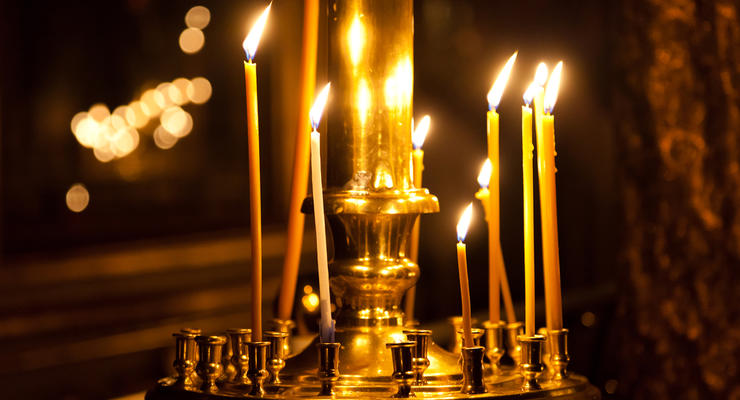 Хотел поставить свечку: в Николаеве мужчина выбил двери в храм
