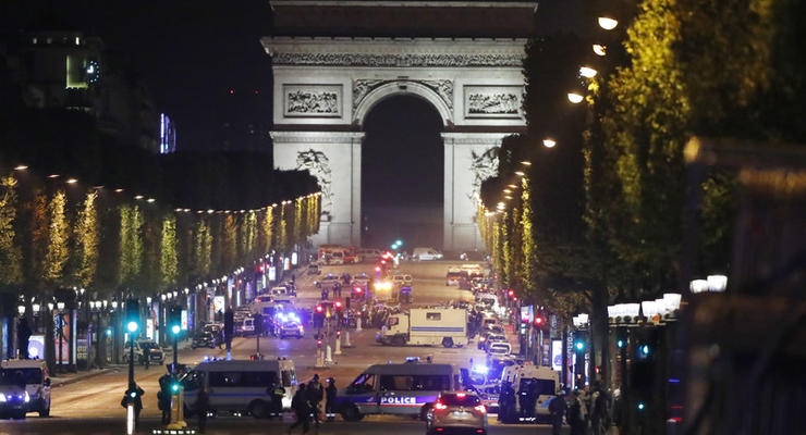 Стрельба в центре Парижа: что известно о нападении на полицейских