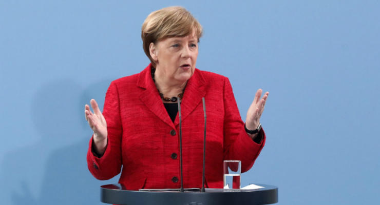 Меркель поддержала Макрона и пожелала ему "всего наилучшего"