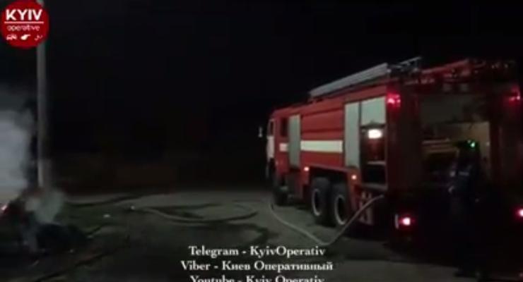 В Киеве произошел пожар на мусорной свалке