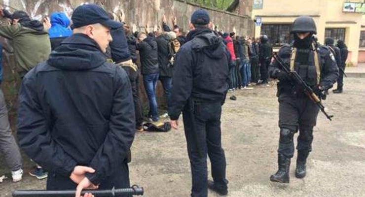 Массовая драка во Львове: правоохранители задержали более 30 участников конфликта