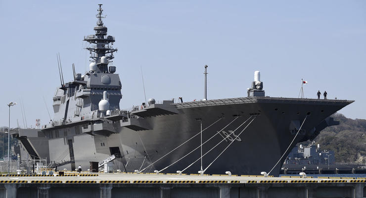 Крупнейший военный корабль Японии плывет к берегам КНДР