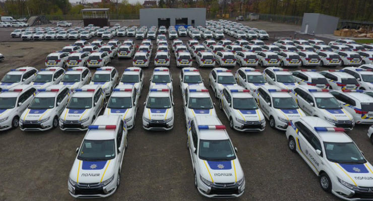 В Украину привезли 635 гибридных Mitsubishi для полиции