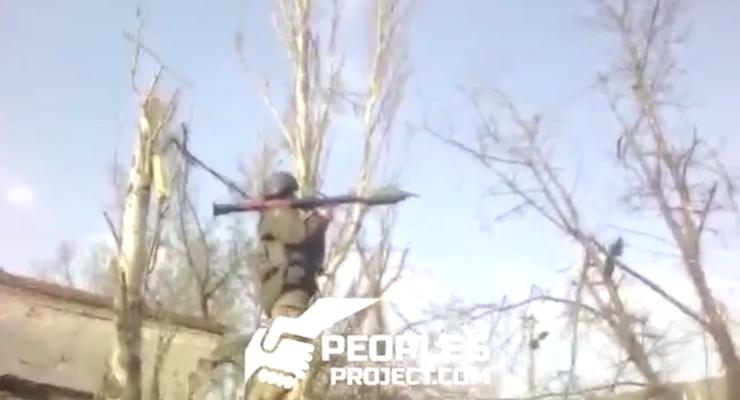 Волонтеры показали, как военные дают отпор боевикам в Авдеевской промзоне