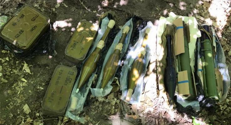 В Киеве нашли тайник с реактивными противотанковыми гранатометами