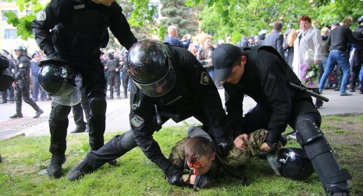Аваков уволил руководителей полиции Днепра и области после стычек 9 мая