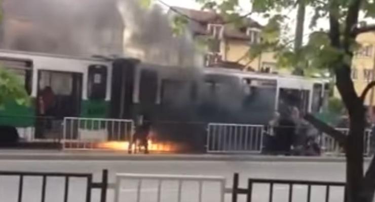 Во Львове на ходу загорелся отремонтированный трамвай с пассажирами