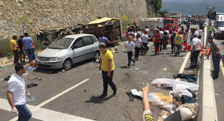ДТП с туристическим автобусом в Турции: около 20 погибших
