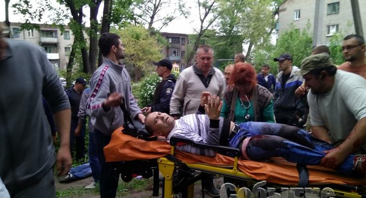 В Днепропетровской области из-за приветствия "Слава Украине" ранили двух человек