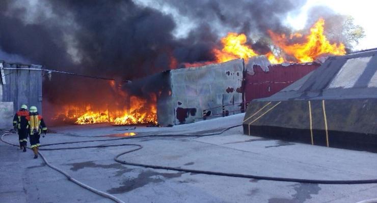 В Киевской области вспыхнул крупный пожар