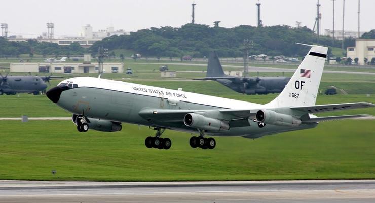 Китайские ВВС перехватили военный самолет США