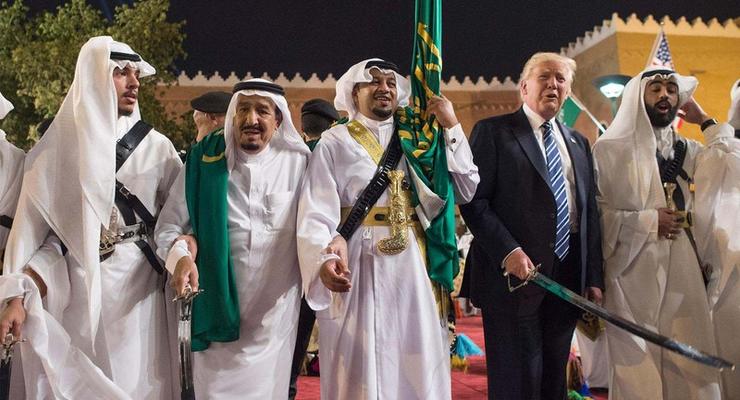 Трамп станцевал танец с саблей в Саудовской Аравии