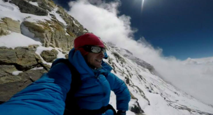 Новый рекорд: Альпинист поднялся к вершине Эвереста за 26 часов