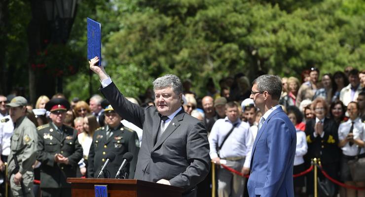 Порошенко подписал указ о реализации права на безвиз