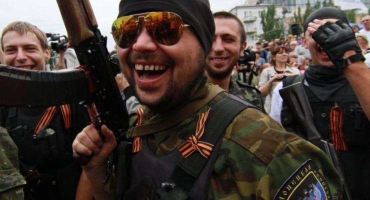 Боевики на Донбассе разворовывают склады оружия, боеприпасов и горючего – разведка