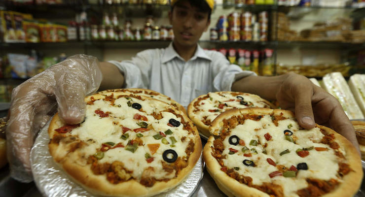 В США мусульманин требует через суд $100 млн за пиццу со свининой