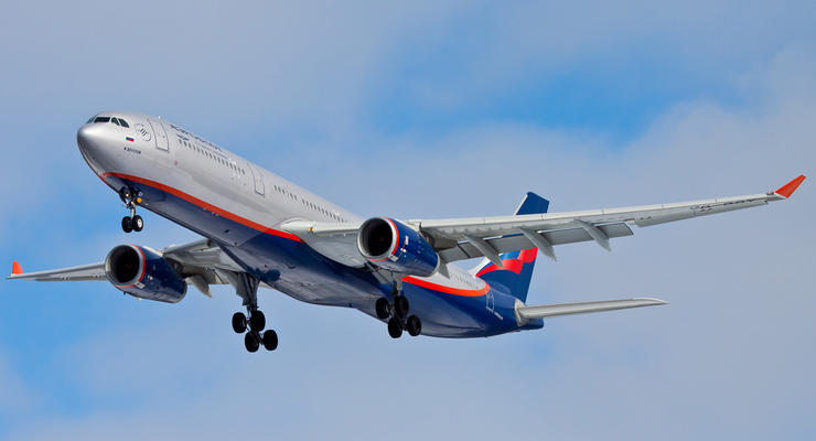 Самолет совершил экстренную посадку из-за пьяного россиянина